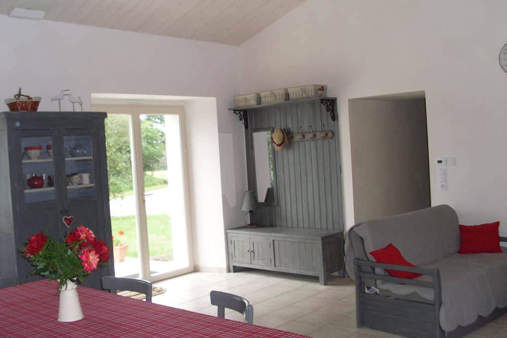 Gîte spacieux et confortable, décoration soignée, 3 chambres, 7 personnes in La Garnache, Vallée de la Loire