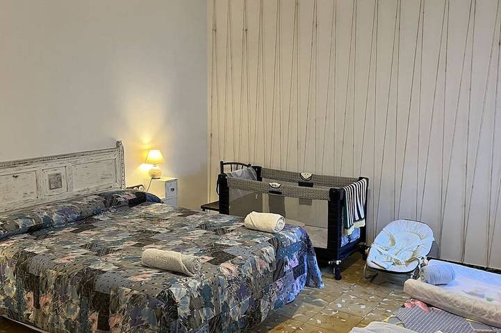 Ganze Wohnung, Rustic, spacious apartment next to the Montserrat mountain in Monistrol de Montserrat, Barcelona Binnenland