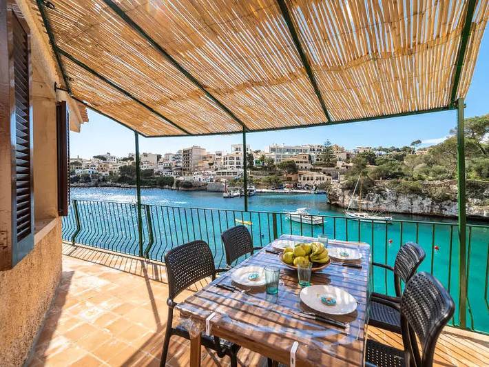 Ferienhaus für 4 Personen, mit Balkon und Terrasse in Cala Figuera