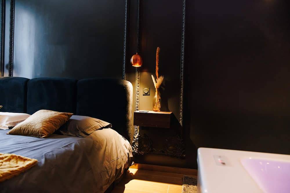 Entire apartment, Dreamy Room - Escape, Spa & Private Cinema in Angers, Angers region