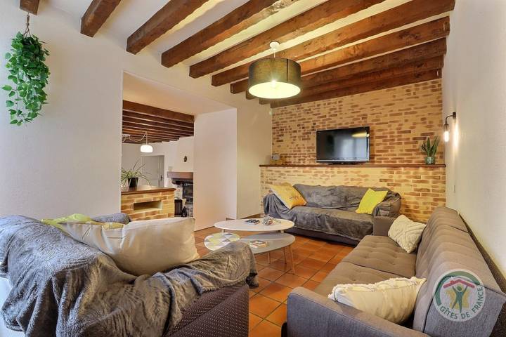 Gîte pour 10 personnes, avec jacuzzi et jardin ainsi que terrasse et sauna, animaux acceptés dans Plan D Eau De La Cantache - 4