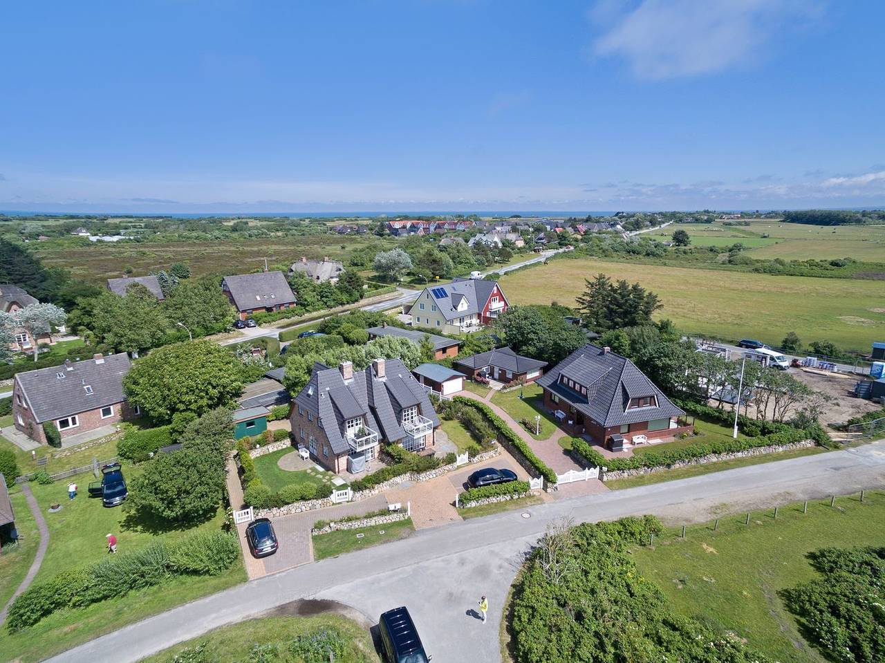 Ganze Wohnung, In idyllischer Lage befindliches 2-Raum Domizil im Ober- & Dachgeschoss in Wenningstedt, Sylt