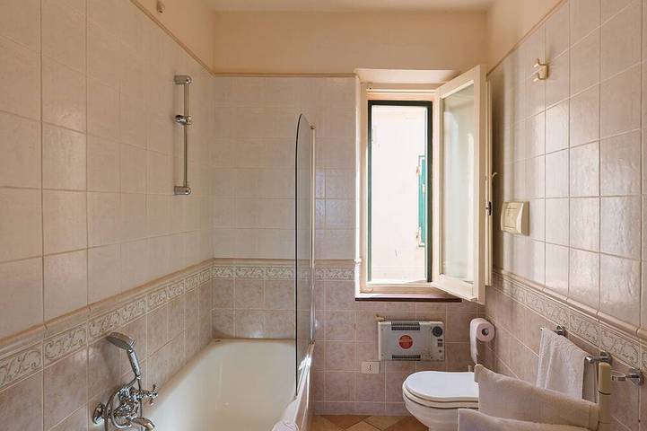 Ganze Wohnung, Apartment mit Meerblick-Terrasse in Alghero Vecchia, Sardinien