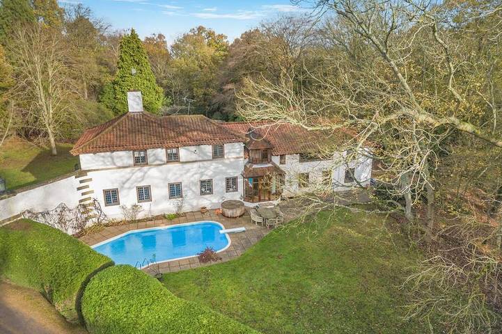 Cottage für 12 Personen, mit Pool und Whirlpool sowie Garten - 1