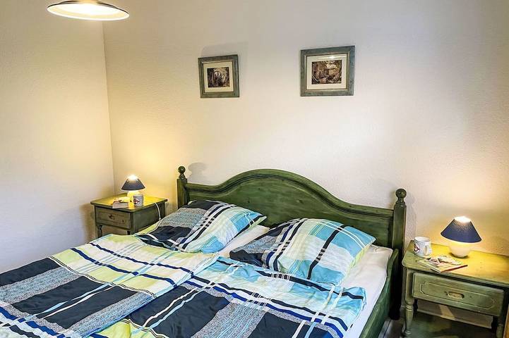 Entire apartment, Beautiful apartment for 5 people with WIFI, TV, terrace and pets allowed in Waase, Ummanz