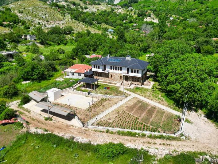 Maison d’hôte pour 2 personnes, avec Balcon ainsi que Terrasse et Jardin dans Gjirokastër