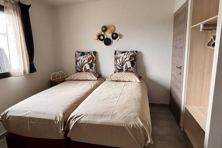 Location de vacances pour 4 personnes, avec jacuzzi ainsi que terrasse et jardin à Cazevieille - 3