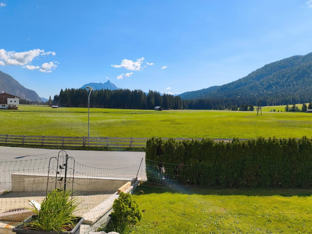 Hel lejlighed, Apartment "Paula" with Mountain View, Private Terrace and Wi-Fi in Leutasch, Innsbruck Land