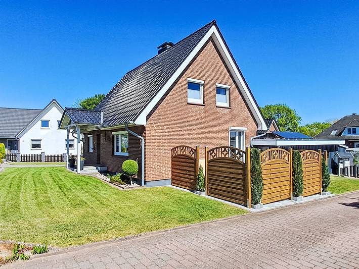 Gemütliche Ferienwohnung in der Nähe des Stadtzentrums von Bornhöved und eines malerischen Sees in Bornhöved, Kreis Segeberg