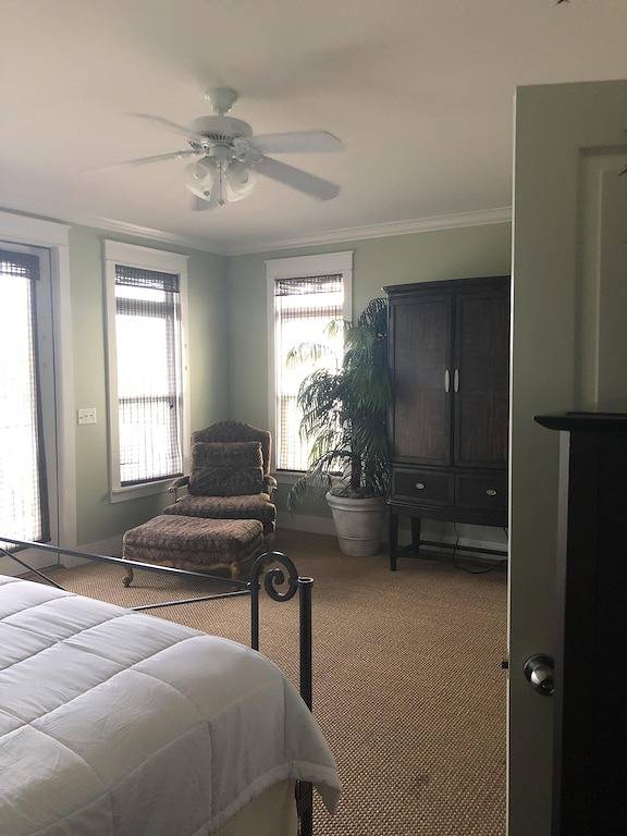 Vacation rental for 10 people, with balcony and yard as well as hot tub and pool in Emerald Coast