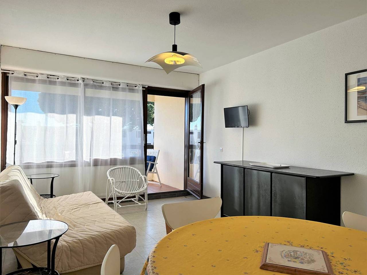 Appartement entier, Appartement T2 au cœur de la Favière, terrasse, parking, à 100m de la plage et des commerces in Bormes-les-Mimosas, Parc national de Port-Cros