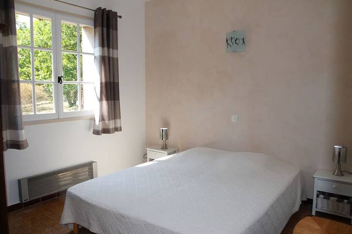 Location de vacances pour 7 personnes, avec jardin à Bagnols-en-Forêt - 4