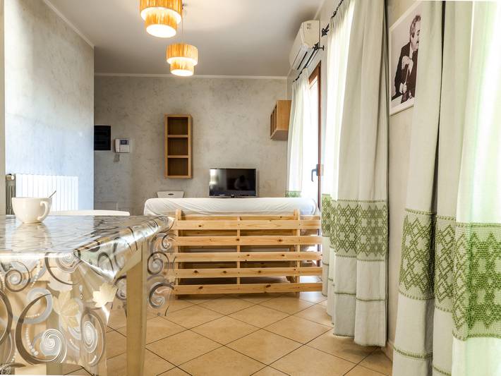 Gîte pour 4 personnes, avec vue et terrasse dans Olbia