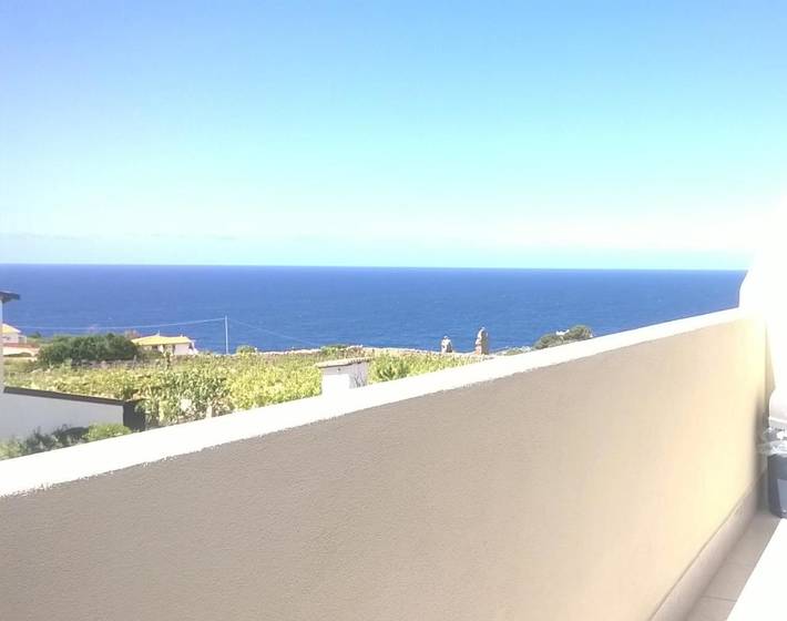 Chambre d’hôte pour 2 personnes, avec Balcon et Terrasse ainsi que Jardin et Vue à Magomadas