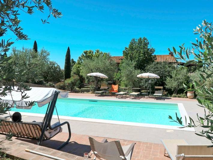 Casa vacanza per 6 persone, con giardino e idromassaggio nonché piscina e balcone in Civitella in Val di Chiana