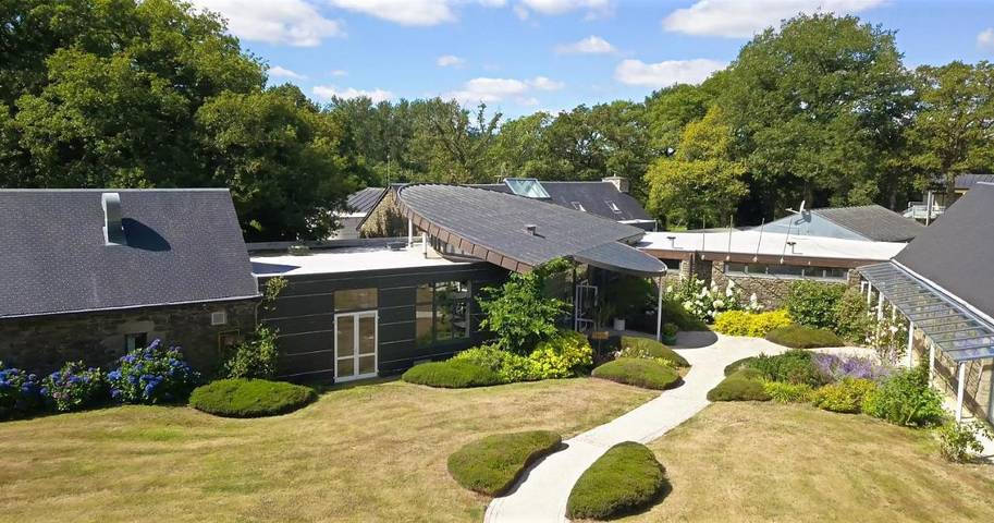 Hôtel pour 2 personnes, avec Terrasse ainsi que Jardin et Vue à Locarn