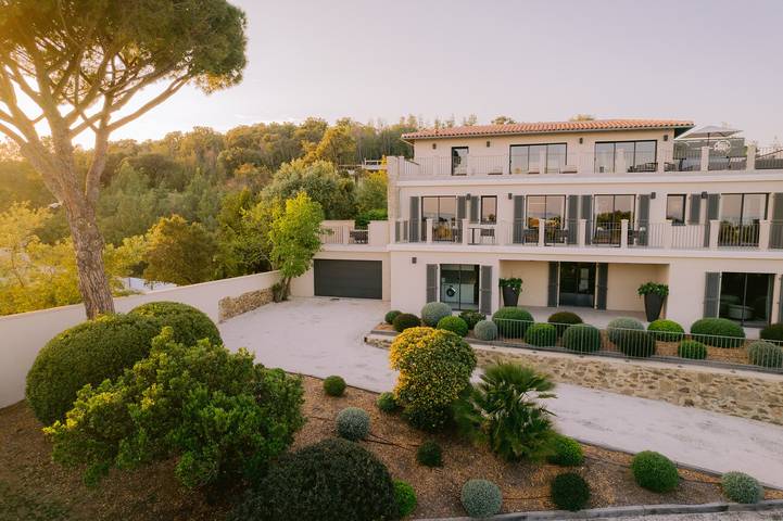 Villa für 10 Personen, mit Terrasse und Garten