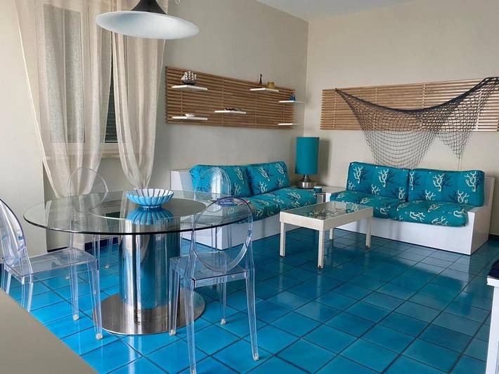 Location de vacances pour 5 personnes, avec balcon et vue à Rivabella