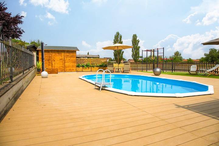 Location de vacances pour 11 personnes, avec terrasse ainsi que jardin et sauna à Assise - 2