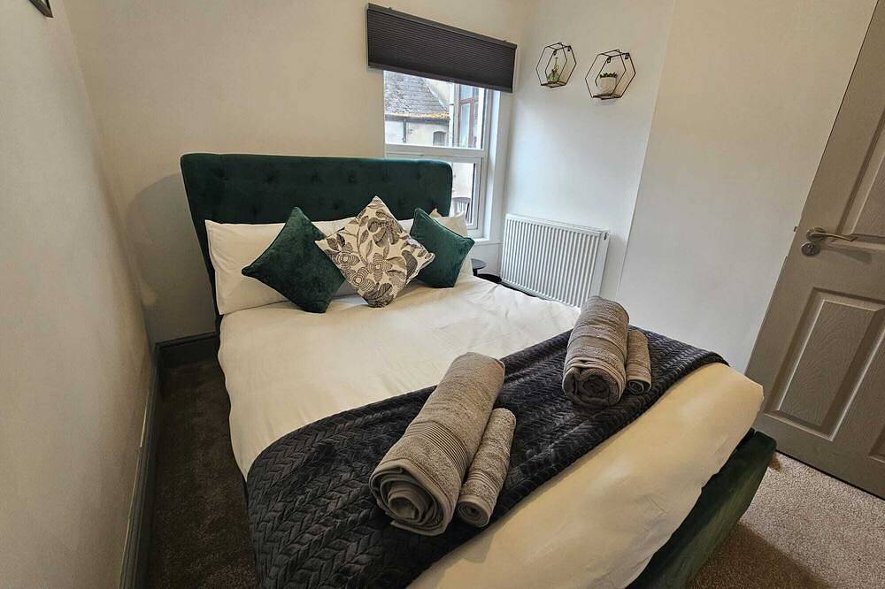 Entire apartment, Stylish 2-Bed Apartment with Parking in Cardiff, Cardiff region