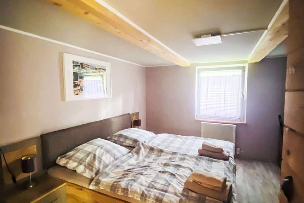 Kleines gemütliches Ferienhaus im Blockhausstil in Saalfeld, Saalfeld/Saale
