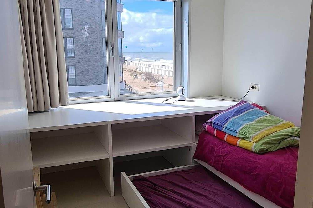 Geheel appartement, Zonnig,modern hoek appartement met frontaal zeezicht in Koksijde-Bad, Koksijde