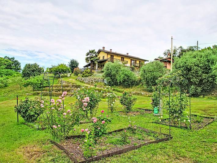 Appartamento per 4 persone, con giardino e terrazza, con animali domestici a Comune di Arona