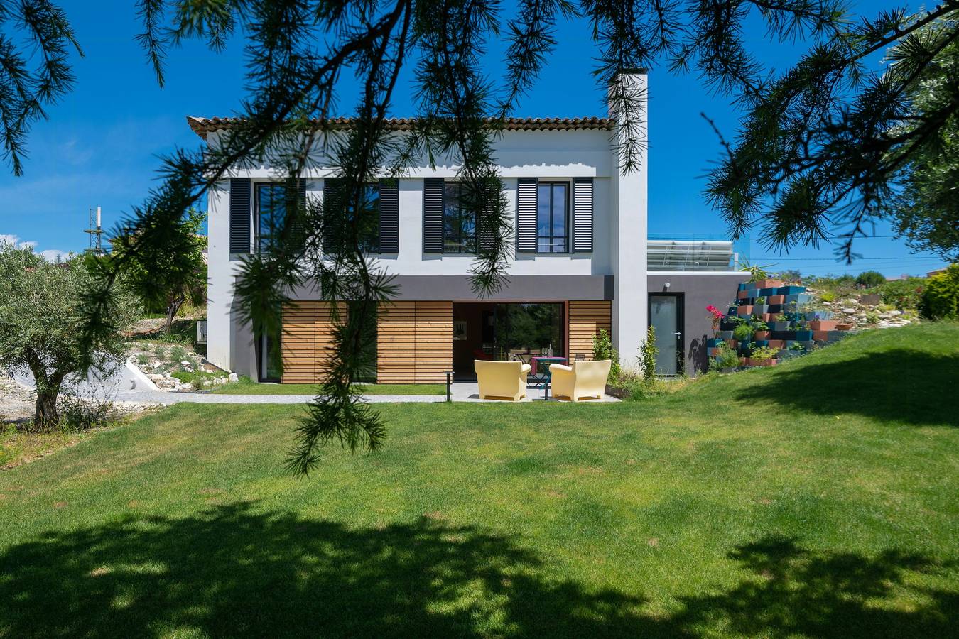 Villa mit Meerblick auf den Hügeln von Nizza in Nizza, Mittelmeerküste (Frankreich)