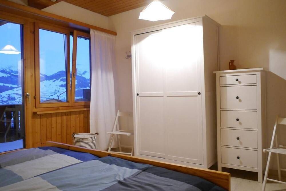 Ganze Wohnung, Im Haus Chistasteggli in Obersaxen, Obersaxen-Mundaun