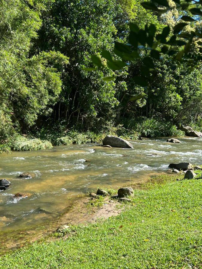 Casas e apartamentos de temporada para 2 pessoas, com vista e balcão em Macaé