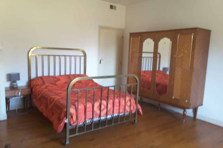 Location de vacances pour 8 personnes, avec jardin et terrasse à Ercé - 2