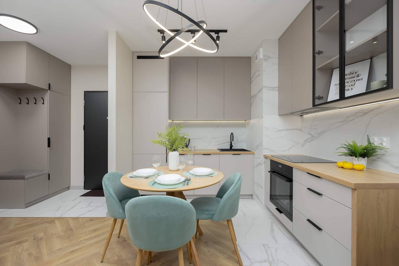 Cały apartament, Marynin 33A Warszawa   Pastel Apartment with Garden  Parking and Desk for Remote Work in Bemowo, Warszawa