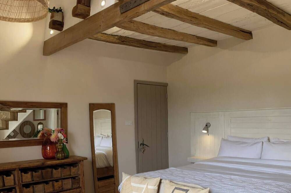No12 is a unique,boutique B&B 3 in Mansle, Charente