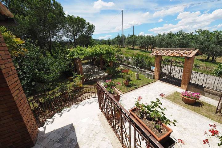 Appartamento intero, Casa Pozzo, immersa nel verde a pochi km da San  Gimignano  ideale per coppie in San Gimignano, Siena e dintorni