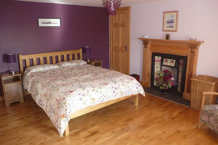 Sherwood Cottage: Traditional 2 bedroom stone cottage in Burray village, Orkney. in Burray, Orkney Islands