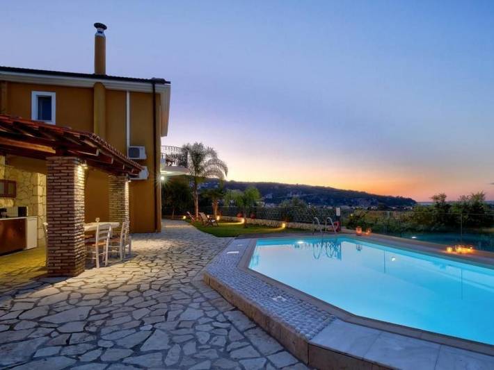 Διαμονή για διακοπές για 6 άτομα, με κήπο και πισίνα καθώς και μπαλκόνι στην Απόλπαινα