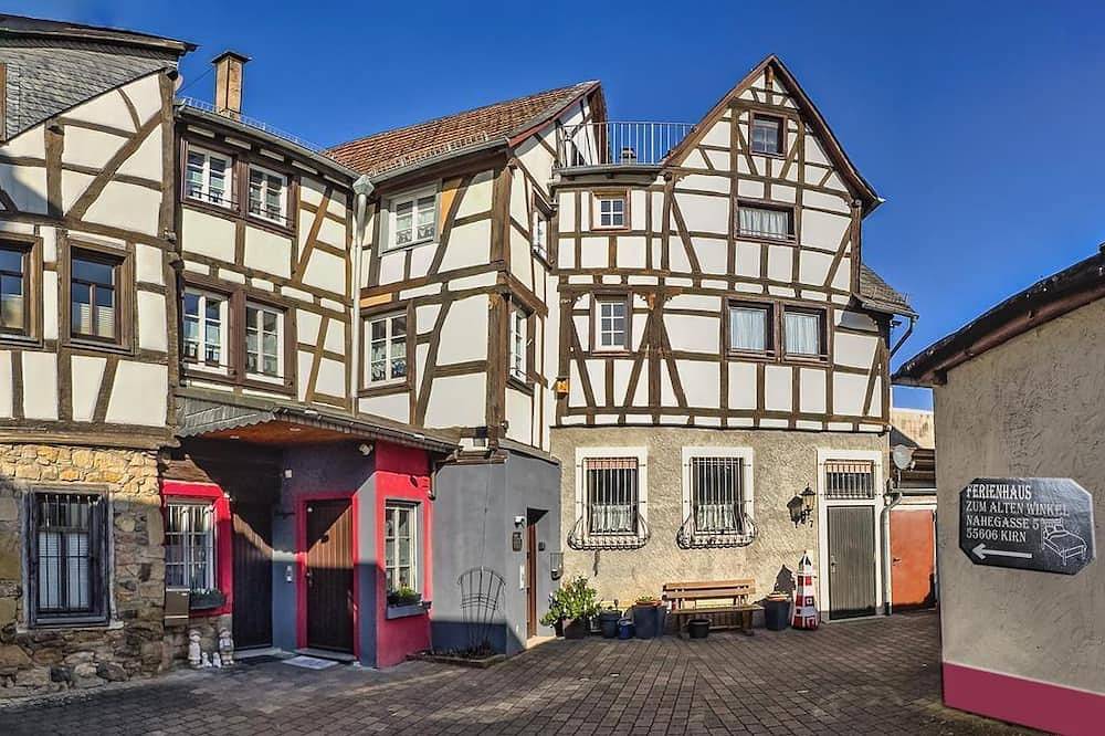 Ferienhaus Zum alten Winkel - Ferienhaus, Dusche, Wc, 4 oder mehr Schlafräume in Kirn, Landkreis Bad Kreuznach