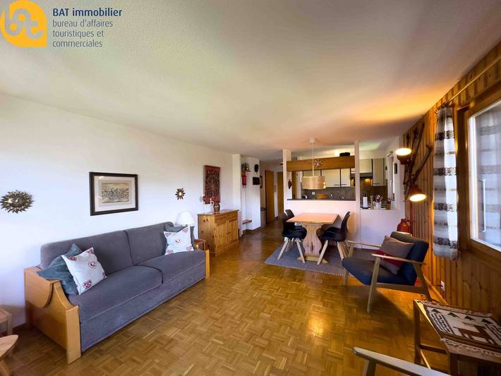 Ganze Wohnung, Scierie B Comba n° 214 (04), Wohnung mit Balkon und Blick auf das Dorf in Chalais (Schweiz), Walliser Alpen