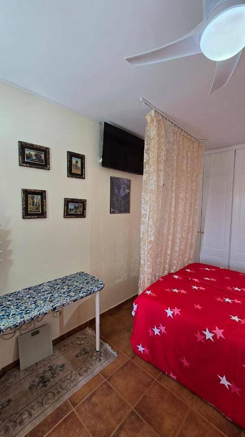 Appartement de vacances entier, Double Room with Shared Bathroom in Castro (Spain), Granadilla de Abona