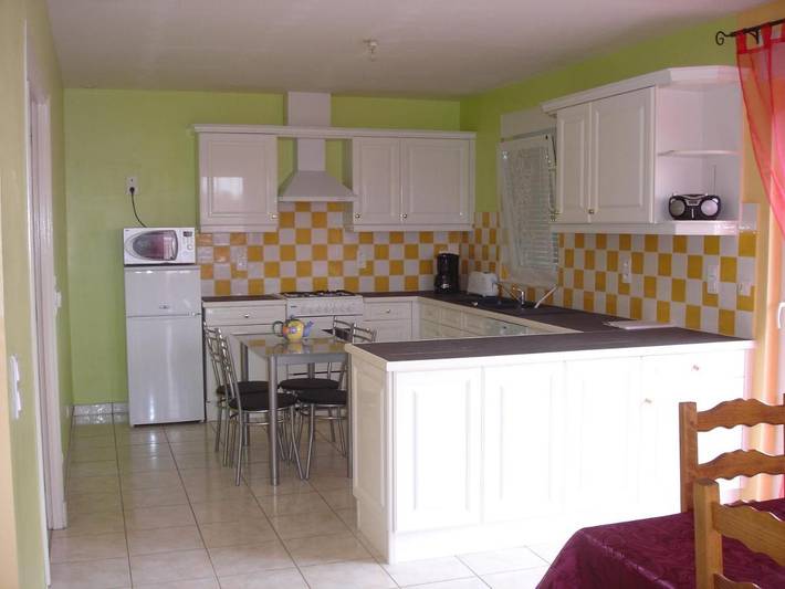 Location de vacances pour 6 personnes, avec vue et jardin, adapté aux familles à Argouges - 2