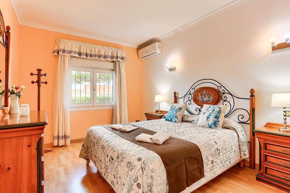 Villa Montemar by Villa Plus in Puerto de Alcúdia, Alcúdia