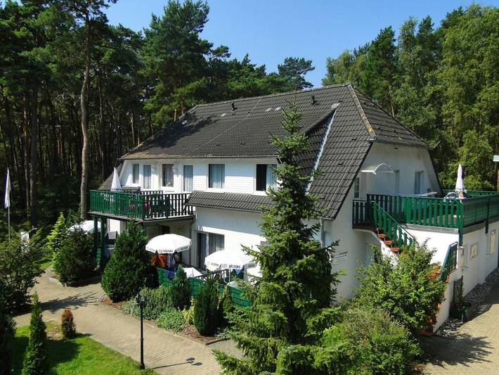 Ferienpark für 2 Personen, mit Balkon/Terrasse und Balkon sowie Terrasse und Garten auf Usedom