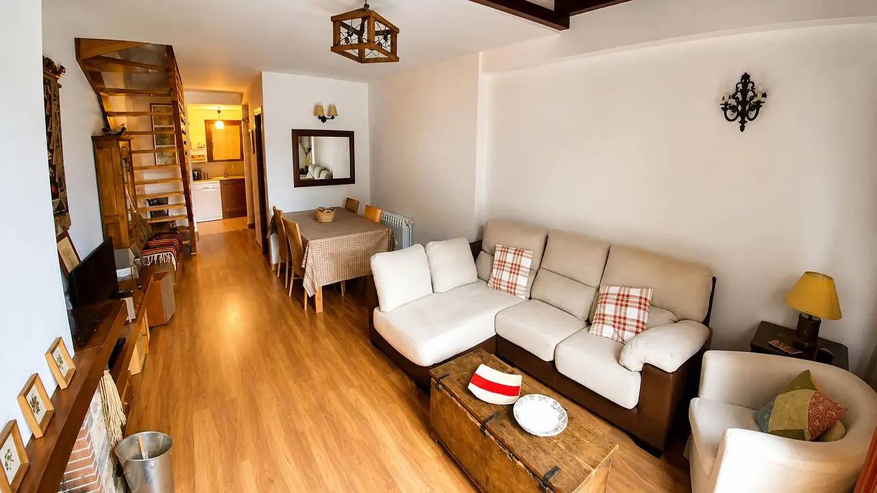 Casa de vacaciones para 6 personas con piscina in Àreu, Alíns