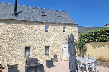 Gîte pour 6 personnes, avec sauna à Surrain