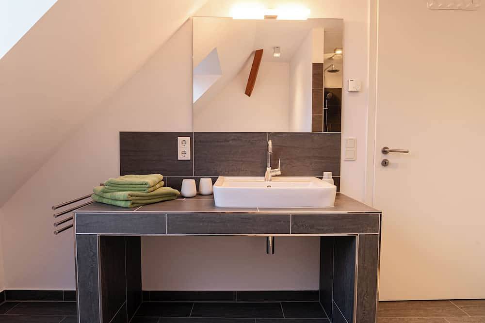 Ganze Wohnung, Modern holiday apartments with a view of our horse pastures in Geldern, Niederrhein