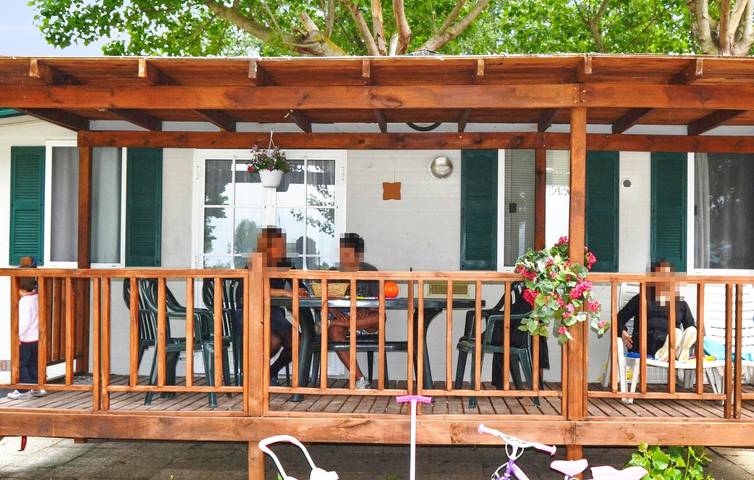 Camping per 7 persone, con piscina, adatto a famiglie con bambini in Lago Trasimeno