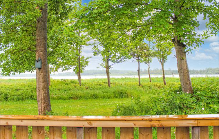 Wohnwagen für 4 Personen, mit Terrasse und Seeblick sowie Garten, mit Haustier in Lauwersmeer - 3