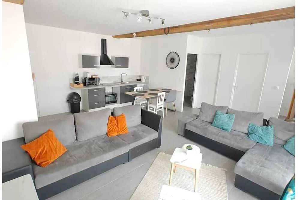 Appartement entier, Le Grand Mauperthuis F4 in Forges (Seine-et-Marne), Seine-et-Marne
