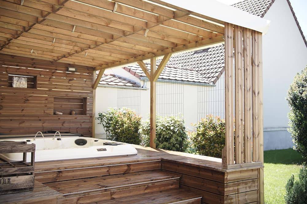 Les Deux Fontaines House for 2 in Monéteau, Auxerre region