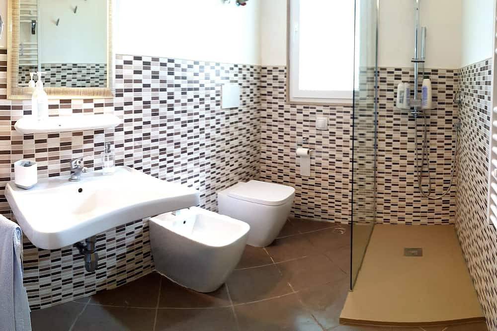 Rural detached house surrounded by greenery, healthy air and plenty of outdoor space. in Bari, Region de Bari